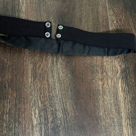 Loft Black Rhinestone Stretchy Belt Back Snap Closure Boho Minimalist - Picture 11 of 15